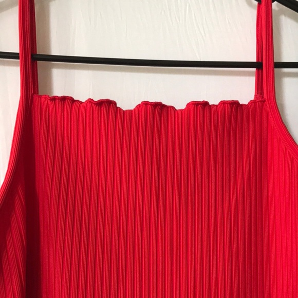 Red dress - Picture 2 of 3